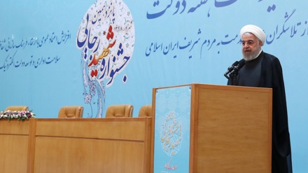 Ruhani: İran xalqı birlik və müqavimətlə iqtisadi savaşda qələbə çalacaq