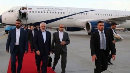 Zarif nenajavljeno stigao u Biarritz na samit G7, Trump 'bez komentara'