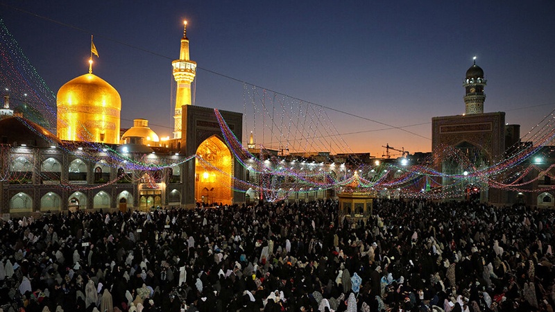 İslami İran vilayət bayramı şənliyinə qərq olub