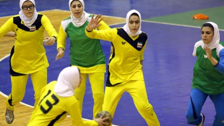 دەسپێکرانی پێشبڕکێکانی هەندبال(تۆپی دەست)ی خانمانی ئومێدی یانەکانی ئێران لە سنە