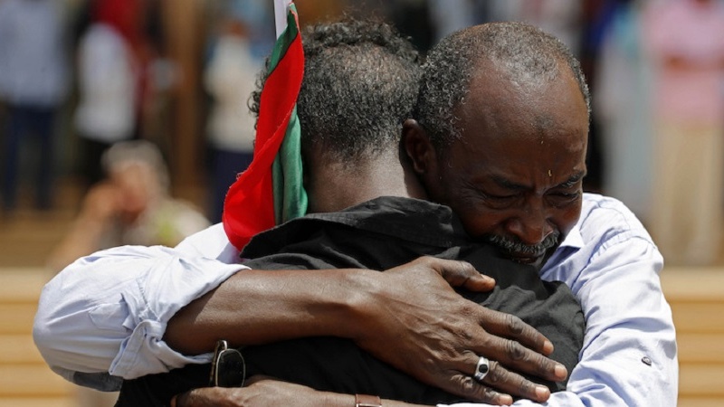 Sramota za Emirate: 80 prevarenih sudanskih mladića vraćeno kući iz Libije