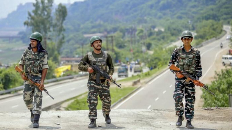 کشمیر کے لاکھوں مسلمان نماز عید کی ادائیگی سے محروم 