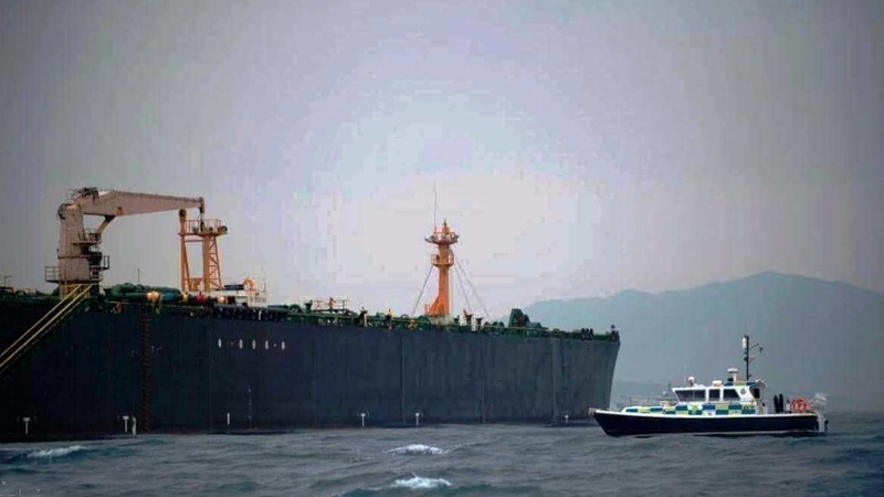 İranın cənubunda 700 min litr yanacaq qaçaq edən xarici tanker müsadirə olunub