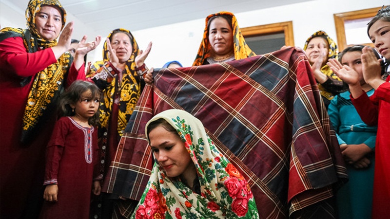 İranlı qövmlərin izdivac festivalı gecəsi