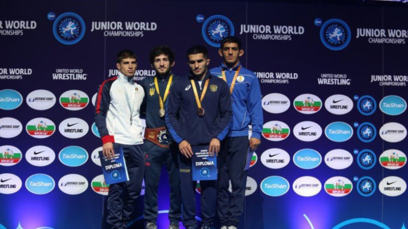 İranlı güləşçilər gənclərin sərbəst güləş üzrə dünya çempionatında medallar qazanıblar