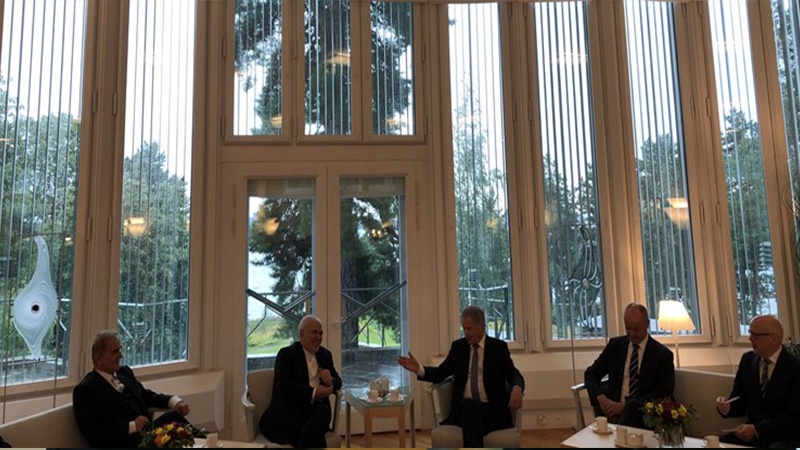 İranın xarici işlər naziri Finlandiya prezidenti ilə görüşüb