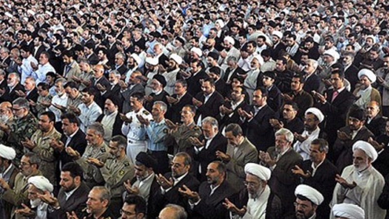 Bütün İranda Qurban bayramı namazı qılınıb