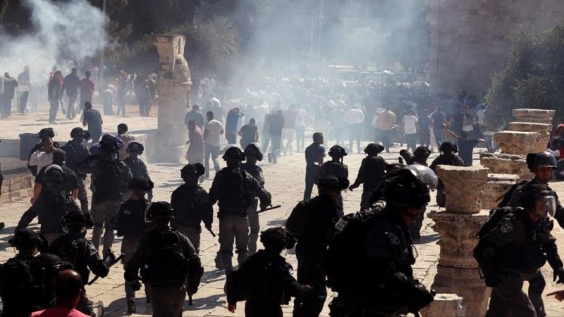 11 Palestinaca povrijeđeno u upadu cionističkih vojnika u džamiju Al-Aksa