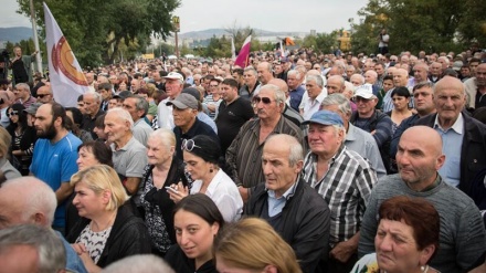 Gürcüstanda ABŞ səfirliyi önündə aksiya keçirilib