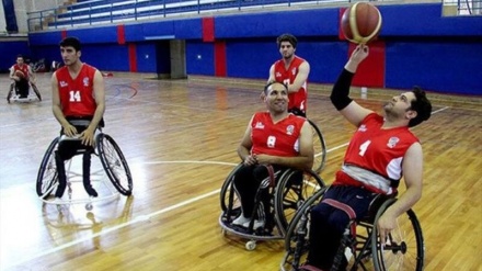 Serketina tîma basketbola bi wîlçerê a Îranî li hemberî tîma Cezayêrê