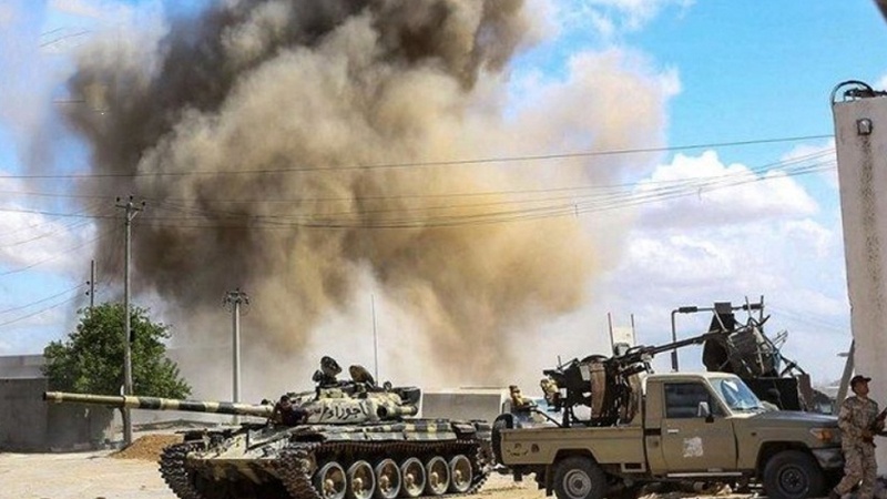 طرابلس ہوائی اڈے پر خلیفہ حفترکی فوج کی بمباری 