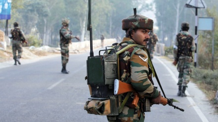 ہندوستان میں بارودی سرنگ کا دھماکہ، 10 سکیورٹی اہلکار ہلاک و زخمی