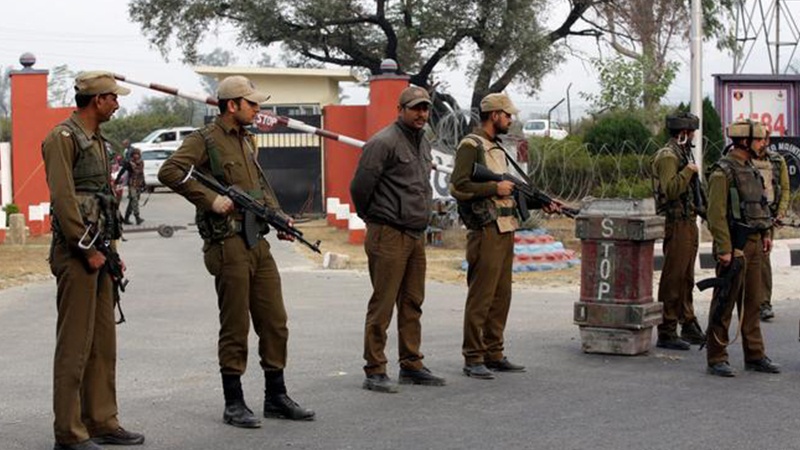 کشمیر میں جھڑپ 6 فوجی اور 2 عسکریت پسند ہلاک