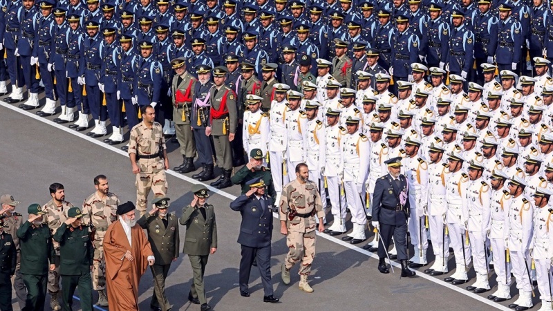 ایران،فوجی یونیورسٹی میں پاسنگ آؤٹ پریڈ