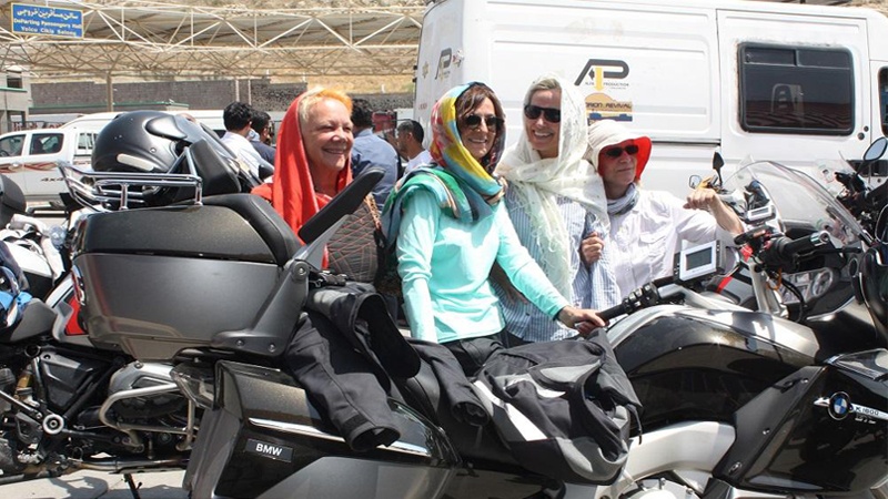 گەیشتنی 55 گەشتیاری ماتۆڕسواری فەڕەنسی بە ئێران