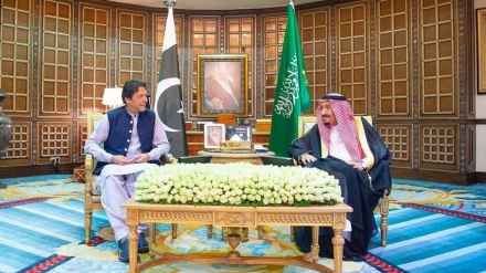 چاوپێکەوتنی سەرۆک وەزیرانی پاکستان لەگەڵ پاشاو شازادەی جێنشینی سەعودی