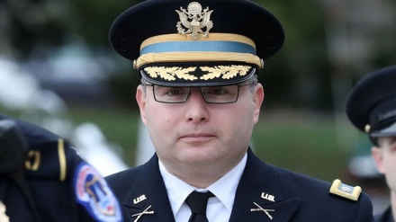 Ağ Ev-in baş müşaviri Trampın impiçmenti ilə bağlı təhqiqatda şəhadət verib