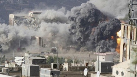 Səud koalisiyasının qırıcıları Yəmən bölgələrinə hücum ediblər