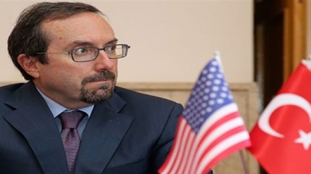 امریکی سفیر نے معافی مانگ لی