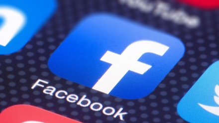 Zviždači tvrde da Facebook namjerno uklanja sve činjenice koje navodno promiču ”oklijevanje u pogledu cijepljenja protiv Covid-19