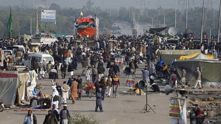 اسلام آباد میں دھرنا ختم ، حکومت کے خلاف اگلے محاذوں پر جانے کا اعلان 