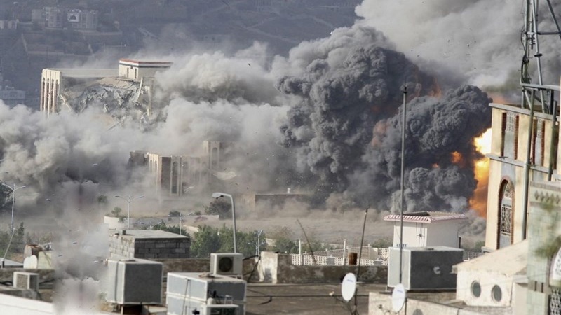 یمن کی بندرگاہ الحدیدہ پر سعودی اتحاد کے بیس حملے 
