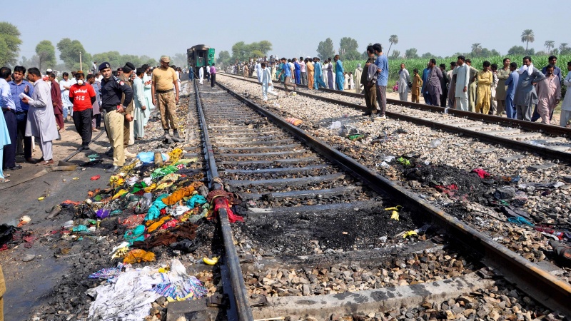 پاکستان میں بس اور ٹرین میں خوفناک تصادم، 40 افراد جاں بحق و زخمی