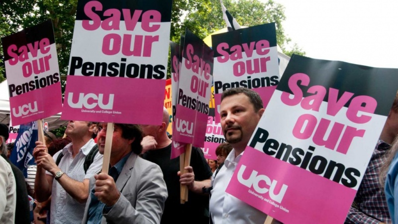 برطانیہ میں یونیورسٹی اساتذہ اور کارکنوں کی آٹھ روزہ ہڑتال کا آغاز 