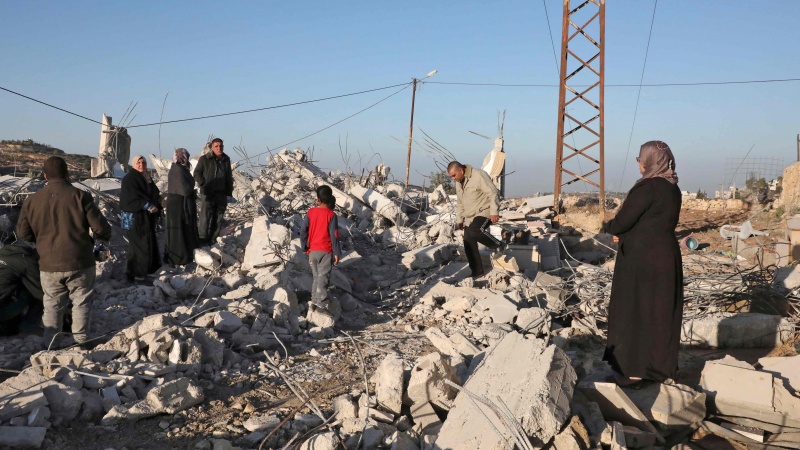 صیہونی فوجیوں کی جارحیت کا سلسلہ جاری، فلسطینیوں کے گھر مسمار