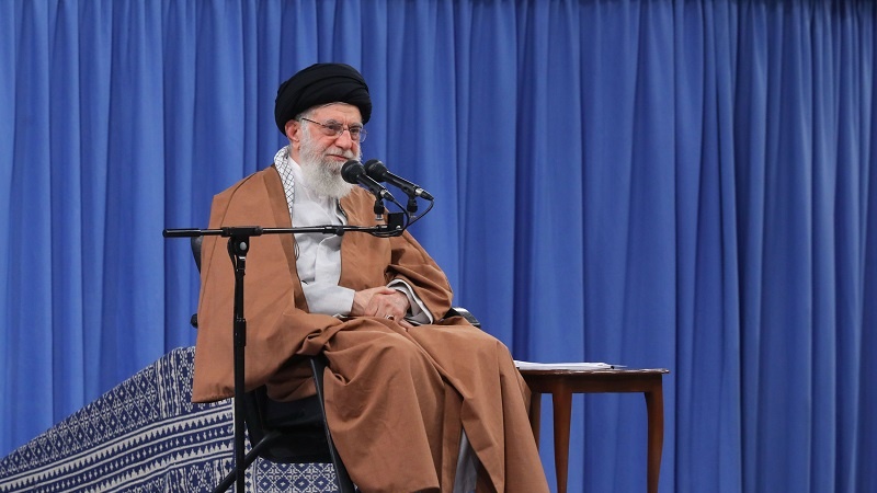 حکومت عوامی مشکلات کو کم کرنے  کی کوشش کرے: رہبر انقلاب اسلامی