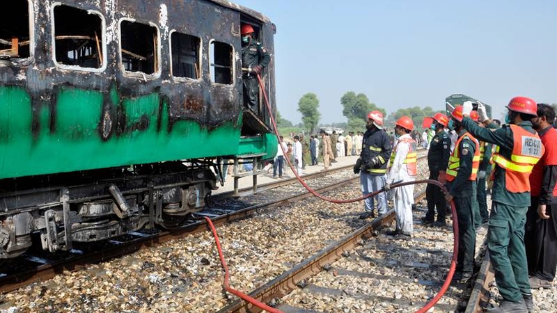 پاکستان میں ایک اور ٹرین میں آگ