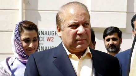 ماں کو دفنا دیا گیا، پر نواز شریف واپس نہ آئے!