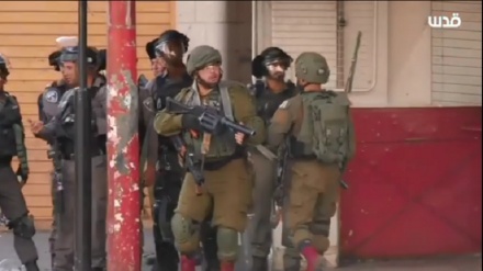 مظلوم فلسطینیوں پر گولیاں برساتے صیہونی + ویڈیو