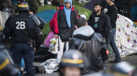 پیرس میں مہاجرین اور پناہ گزینوں کے خلاف کارروائیاں شروع