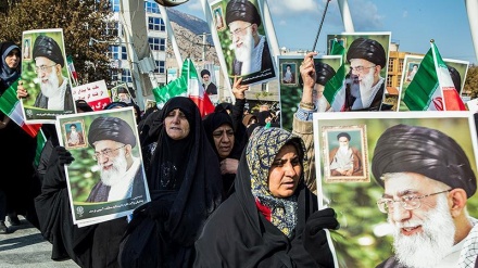 دشمنوں کی  سازش اور ایرانی عوام کی انقلاب کے ساتھ وفاداری