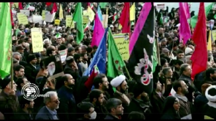 تہران ؛عوام کو سڑکوں پر دیکھ  کردشمنوں نے سر پیٹ لئے + ویڈیوز