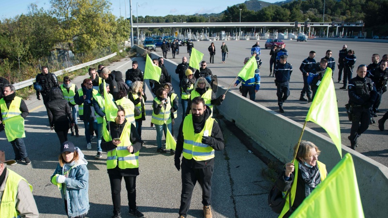فرانس میں پیلی جیکٹ احتجاج کا سلسلہ جاری  