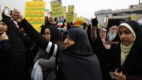 Tehran əhalisi iğtişaşçıların hərəkətlərini pisləmək üçün yürüş keçirib