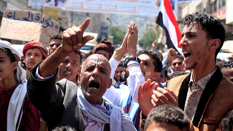 Xwenîşandana gelê Yemenê li parêzgeha Abînê bona derketina hevlbendiya detsdirêjkirê siûdî
