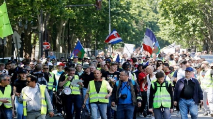 فرانس: میکرون کی پالیسی کے خلاف فرانسیسی عوام سڑکوں پر