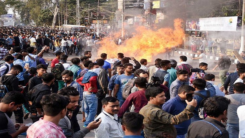 ہندوستان میں شہریت ترمیمی بل کے خلاف آسام اور تریپورہ میں پرتشدد مظاہروں میں شدت