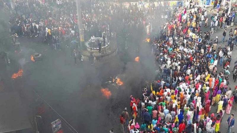 شہریت ترمیمی قانون کے خلاف احتجاج 6 جاں بحق، 5 ٹرینیں اور 25 بسیں نذر آتش