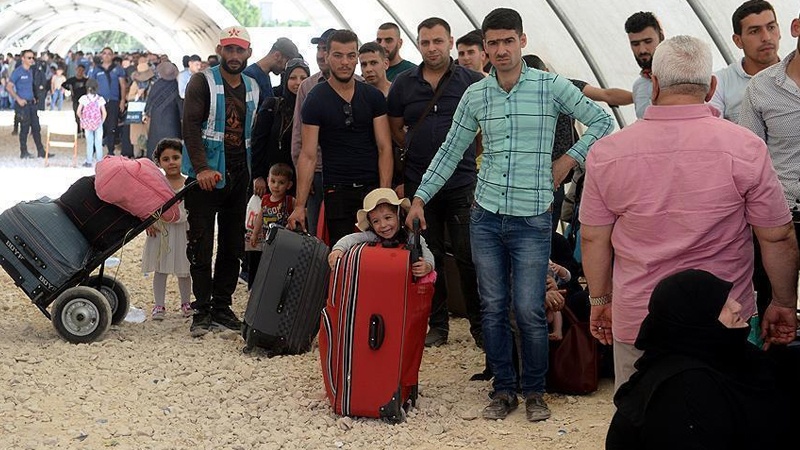 دسیوں ہزار شامی پناہ گزیں ادلب واپس آگئے