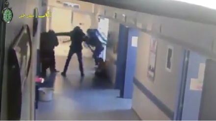 بدمعاشوں نے اسپتال سے مریض کو اٹھایا ۔ ویڈیو