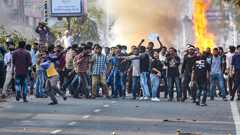 ہندوستان: شہریت ترمیمی بل کے خلاف احتجاج حالات کشیدہ، فوج تعینات