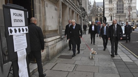 برطانوی انتخابات میں حکومتی جماعت آگے