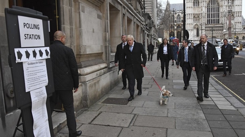 برطانوی انتخابات میں حکومتی جماعت آگے
