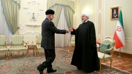 مغربی ایشیا کے ممالک کو علاقےکی سیکورٹی میں فعال کردارادا کرنا چاہئے: صدر حسن روحانی 