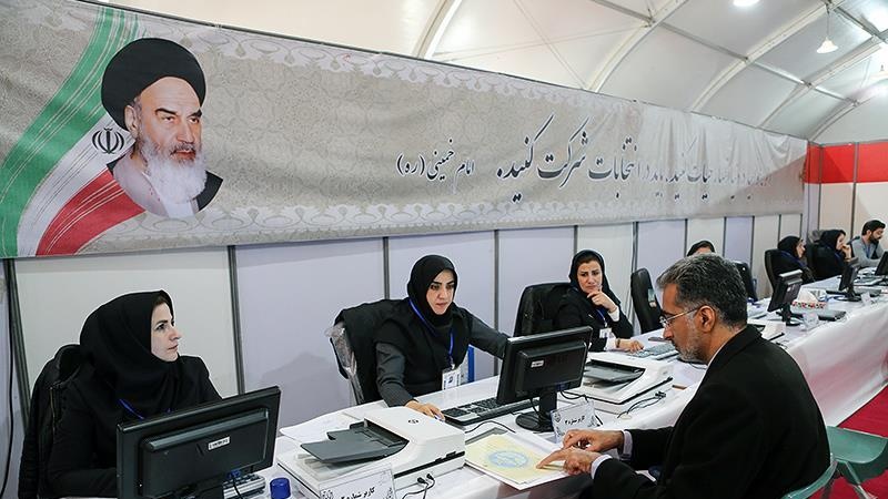 İranda parlament namizədlərinin qeydiyyatı sona çatdı
