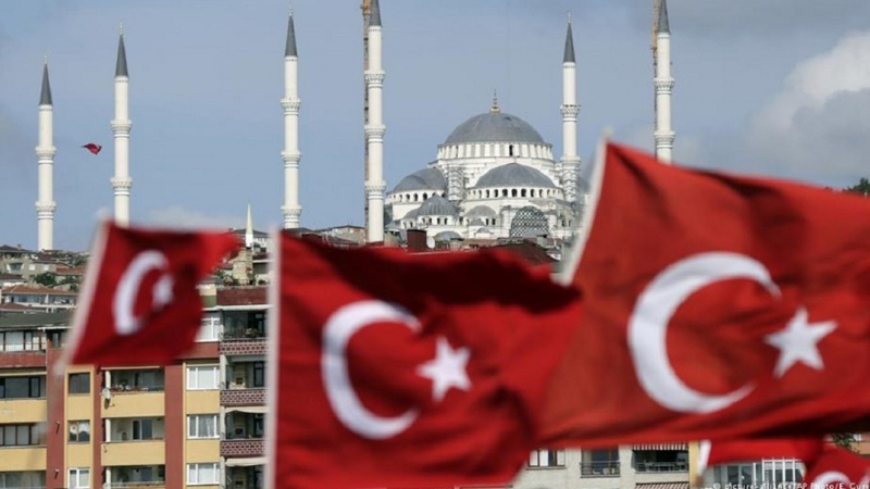 Turska promijenila pravila za davanje državljanstva strancima kako bi stabilizovala liru